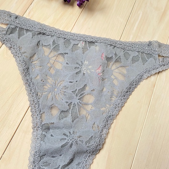 PINK Victoria’s Secret Gray Strappy Lace Thong XL - Picture 3 of 6